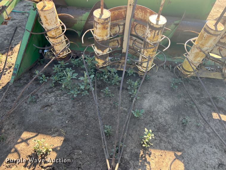 image for item DK7141 John Deere  sorghum head