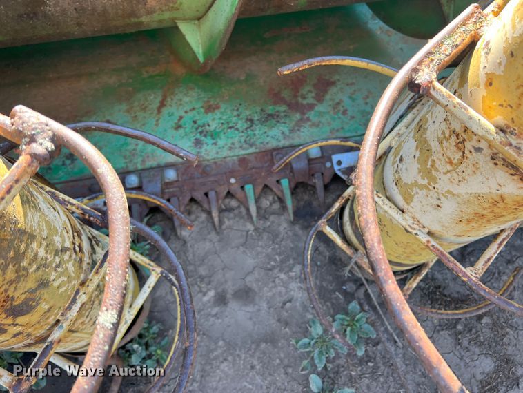 image for item DK7141 John Deere  sorghum head