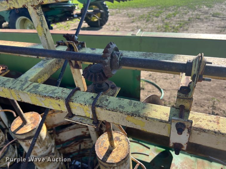 image for item DK7141 John Deere  sorghum head