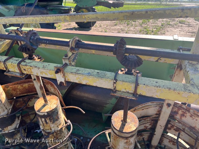 image for item DK7141 John Deere  sorghum head