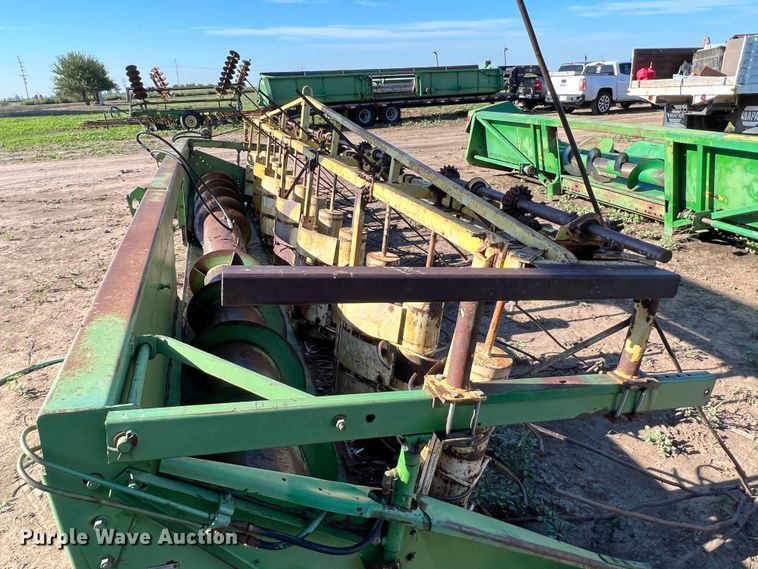 image for item DK7141 John Deere  sorghum head