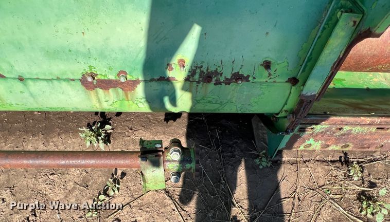 image for item DK7141 John Deere  sorghum head