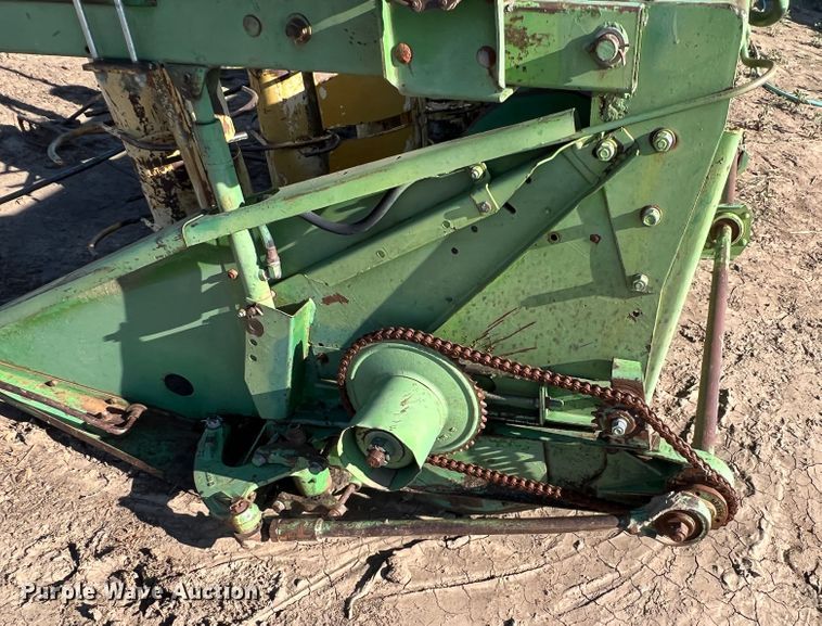 image for item DK7141 John Deere  sorghum head