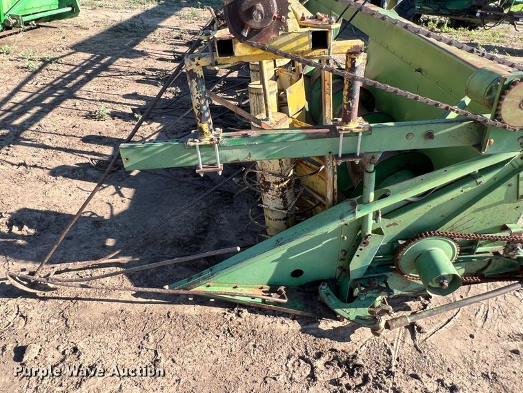 image for item DK7141 John Deere  sorghum head