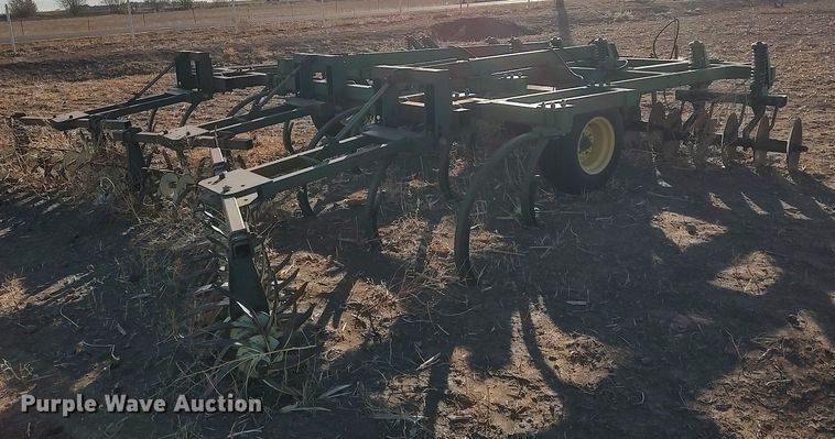 image for item DK7143 John Deere  disk ripper