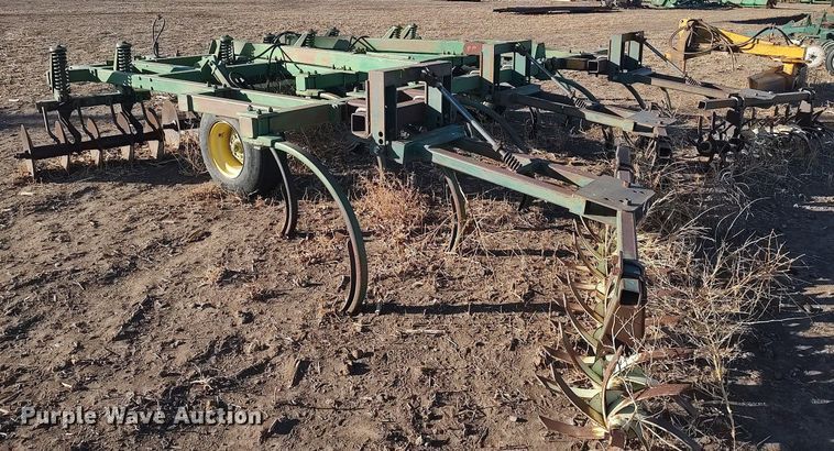 image for item DK7143 John Deere  disk ripper