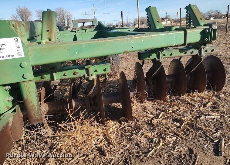 image for item DK7143 John Deere  disk ripper
