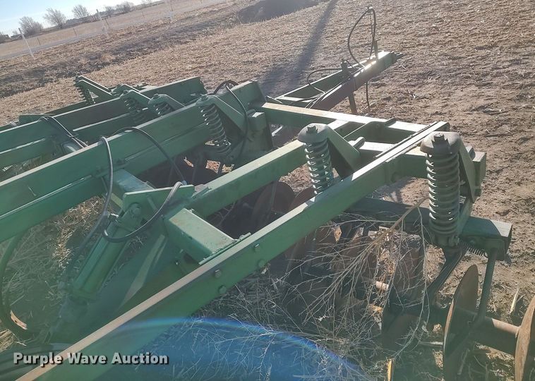 image for item DK7143 John Deere  disk ripper