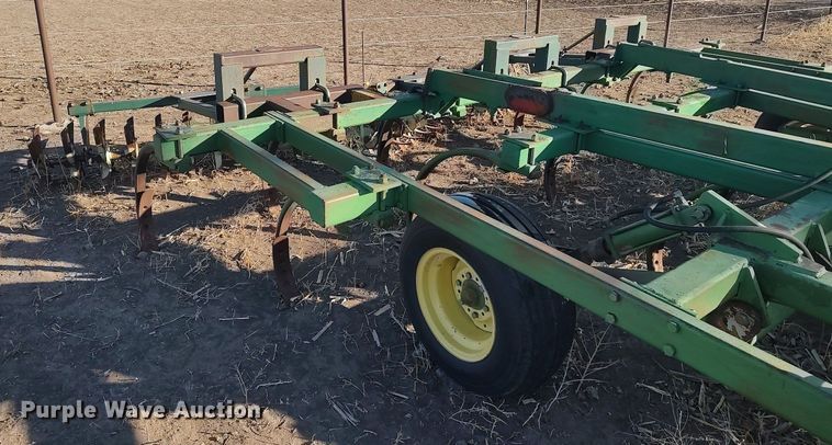 image for item DK7143 John Deere  disk ripper