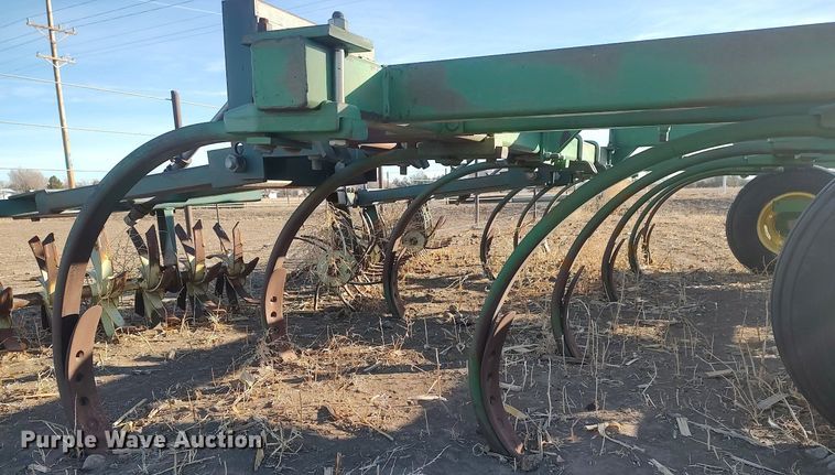 image for item DK7143 John Deere  disk ripper