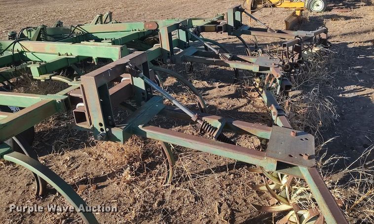 image for item DK7143 John Deere  disk ripper