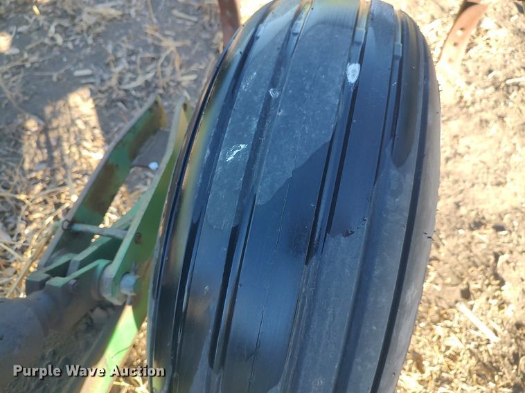 image for item DK7143 John Deere  disk ripper