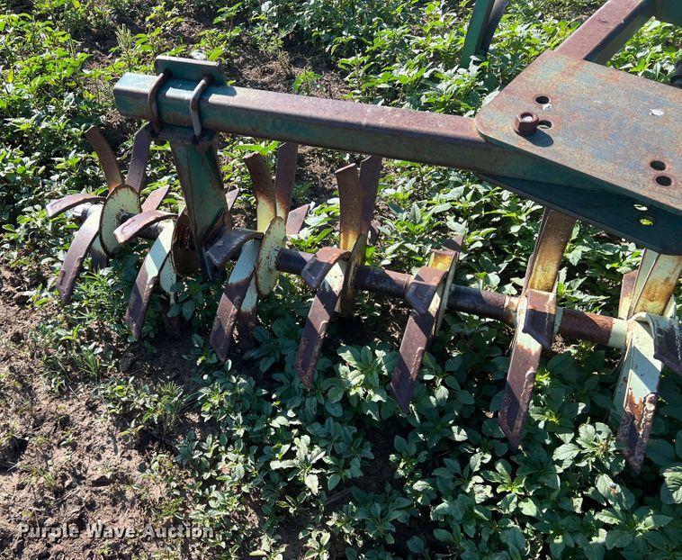 image for item DK7143 John Deere  disk ripper