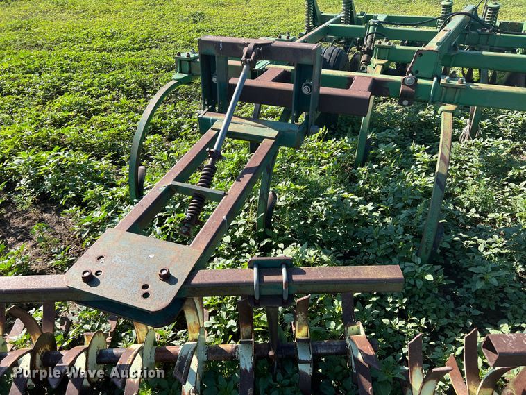 image for item DK7143 John Deere  disk ripper