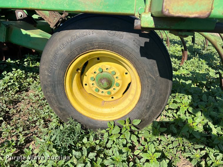 image for item DK7143 John Deere  disk ripper