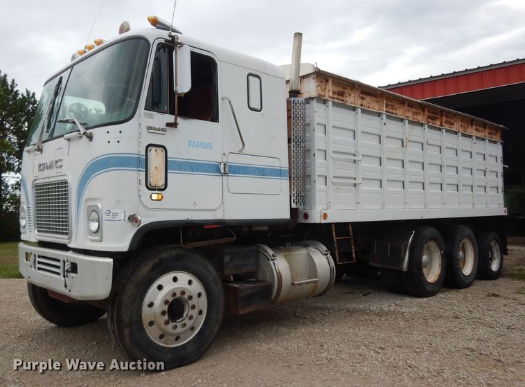 image for item DN1730 1970 GMC Astro 95  grain truck