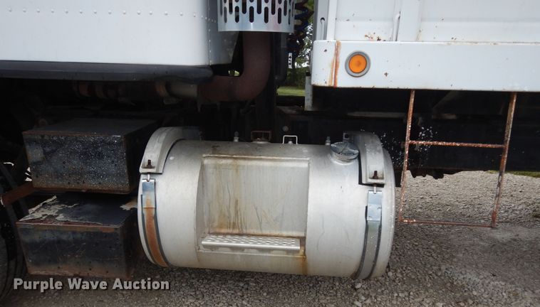 image for item DN1730 1970 GMC Astro 95  grain truck