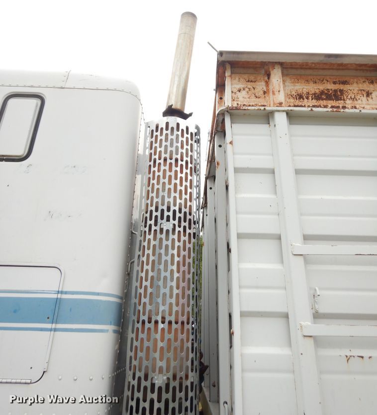 image for item DN1730 1970 GMC Astro 95  grain truck