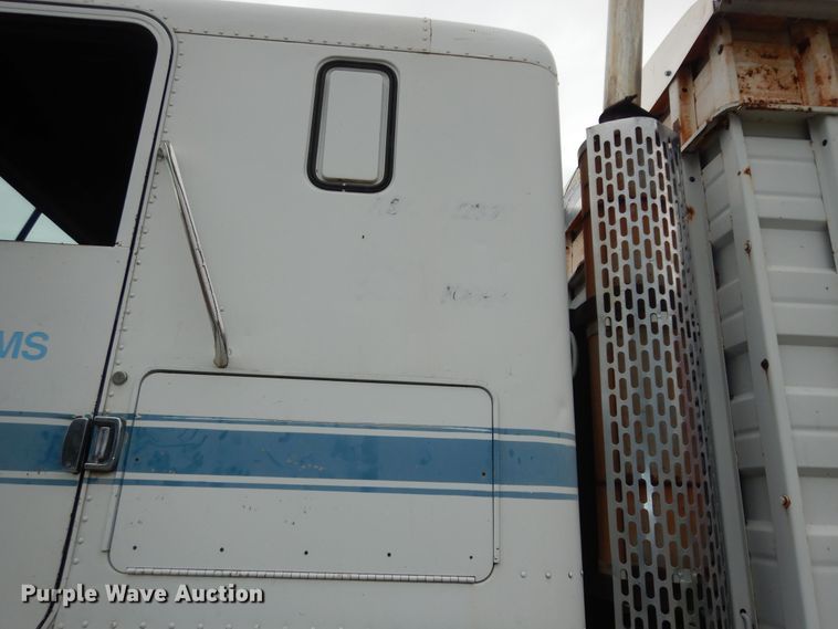 image for item DN1730 1970 GMC Astro 95  grain truck