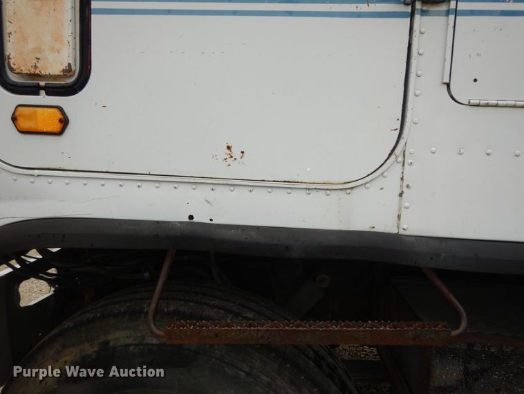 image for item DN1730 1970 GMC Astro 95  grain truck