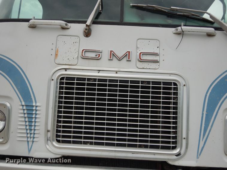 image for item DN1730 1970 GMC Astro 95  grain truck