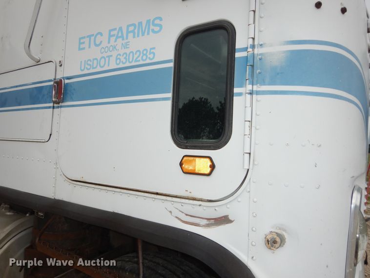 image for item DN1730 1970 GMC Astro 95  grain truck