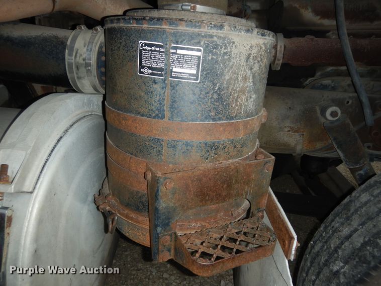 image for item DN1730 1970 GMC Astro 95  grain truck