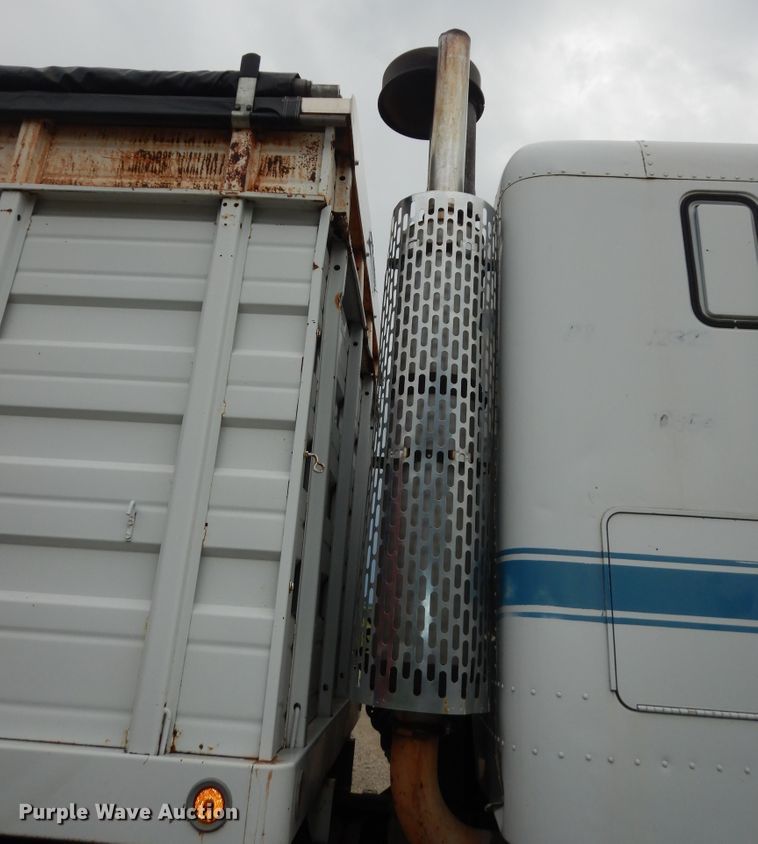 image for item DN1730 1970 GMC Astro 95  grain truck