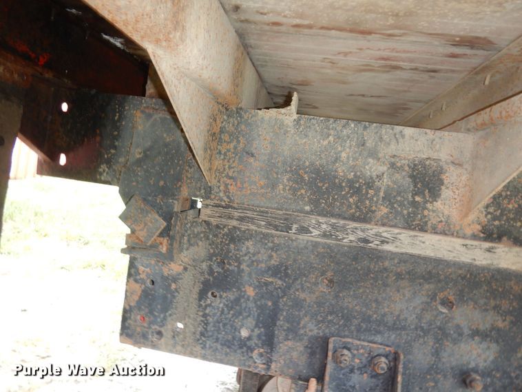 image for item DN1730 1970 GMC Astro 95  grain truck