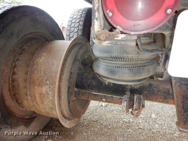 image for item DN1730 1970 GMC Astro 95  grain truck