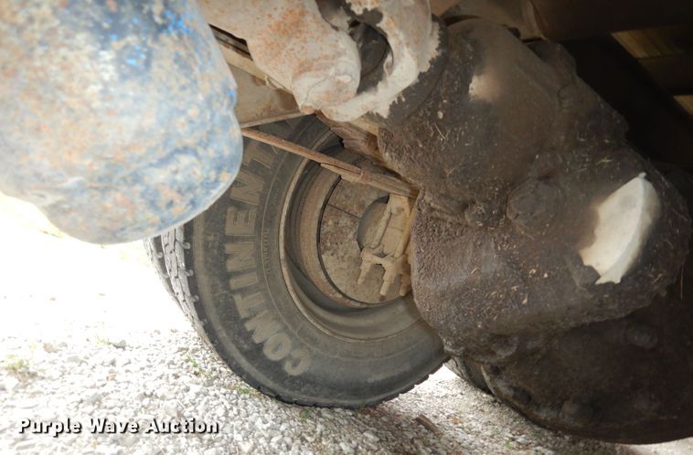 image for item DN1730 1970 GMC Astro 95  grain truck