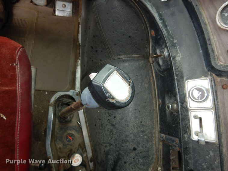 image for item DN1730 1970 GMC Astro 95  grain truck