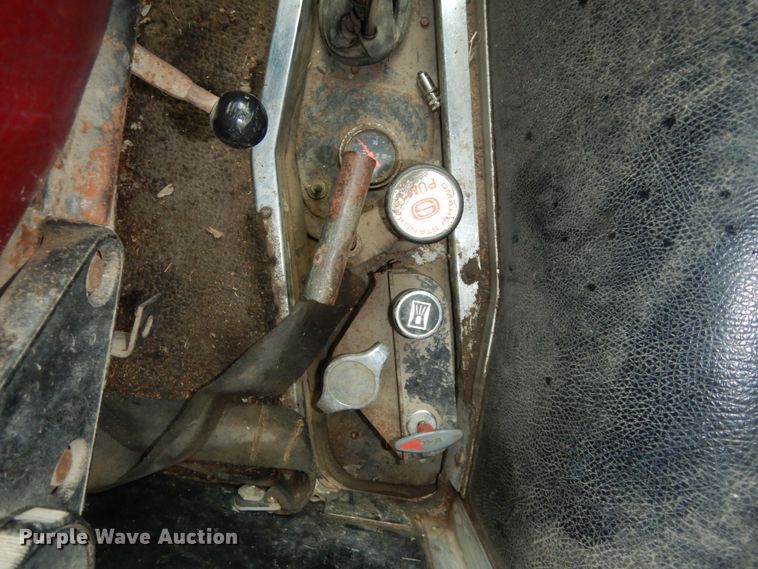 image for item DN1730 1970 GMC Astro 95  grain truck