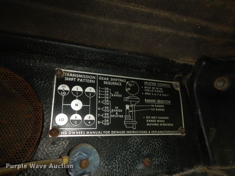 image for item DN1730 1970 GMC Astro 95  grain truck