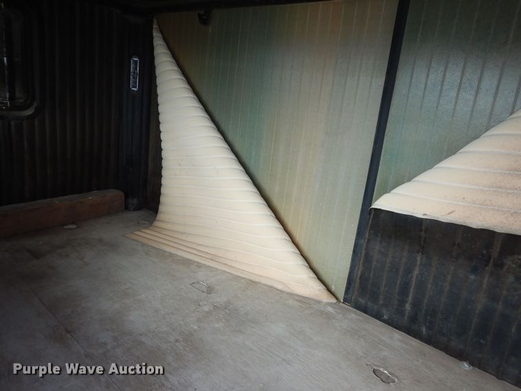 image for item DN1730 1970 GMC Astro 95  grain truck