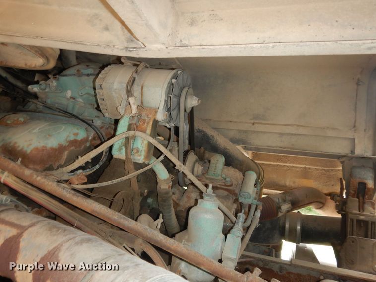 image for item DN1730 1970 GMC Astro 95  grain truck