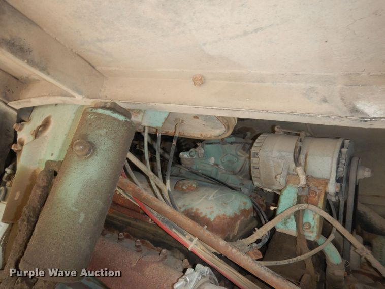 image for item DN1730 1970 GMC Astro 95  grain truck