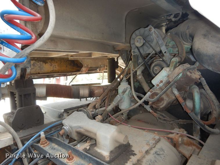 image for item DN1730 1970 GMC Astro 95  grain truck