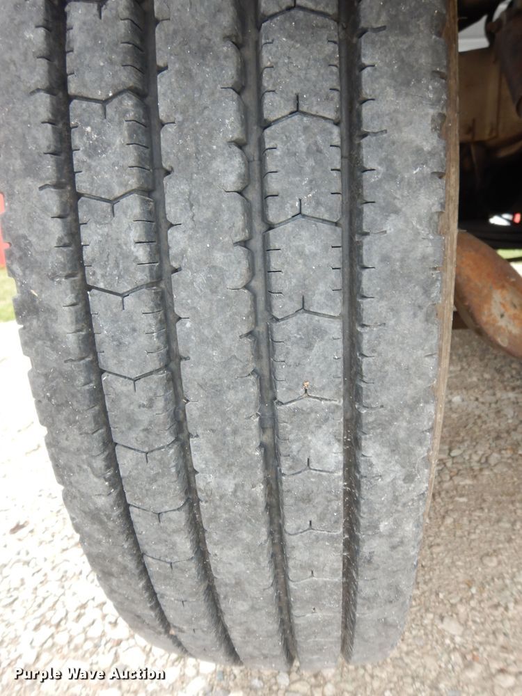 image for item DN1730 1970 GMC Astro 95  grain truck