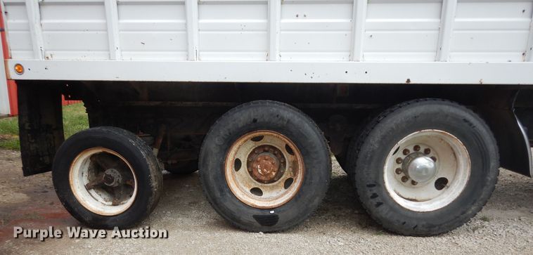 image for item DN1730 1970 GMC Astro 95  grain truck