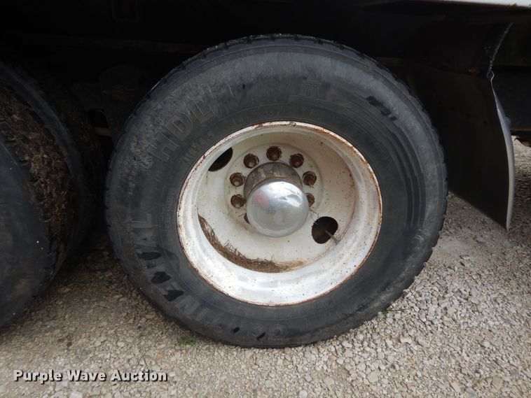 image for item DN1730 1970 GMC Astro 95  grain truck