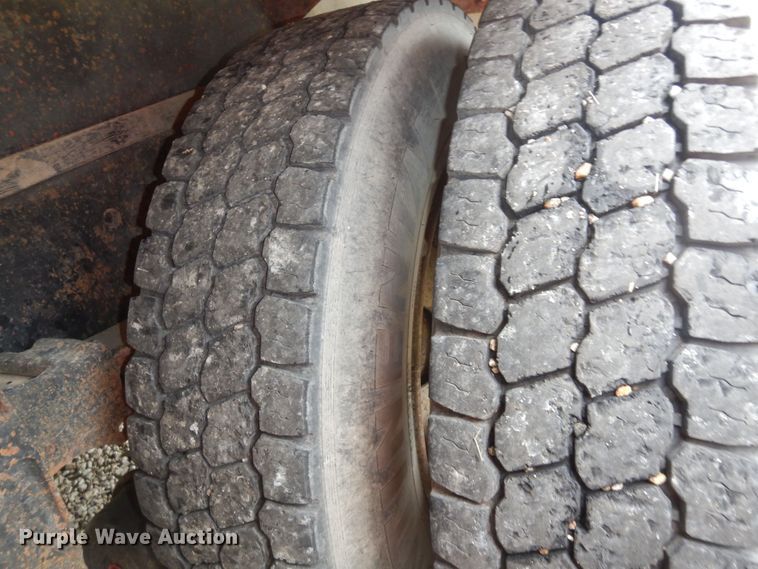 image for item DN1730 1970 GMC Astro 95  grain truck