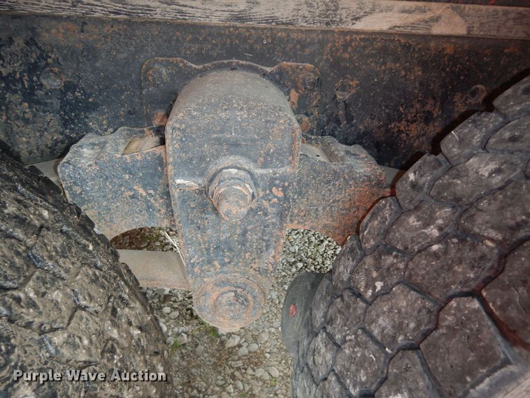 image for item DN1730 1970 GMC Astro 95  grain truck