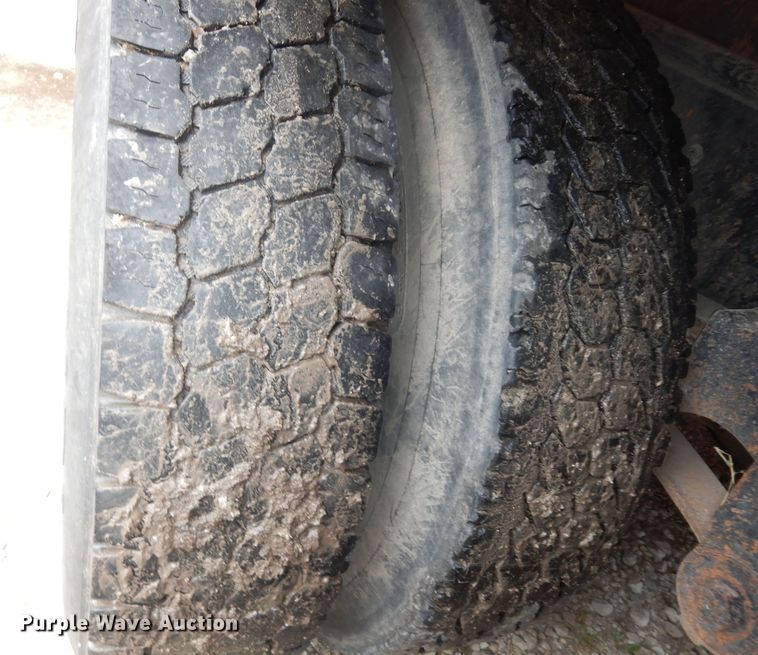 image for item DN1730 1970 GMC Astro 95  grain truck