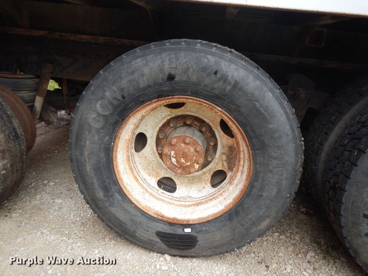 image for item DN1730 1970 GMC Astro 95  grain truck