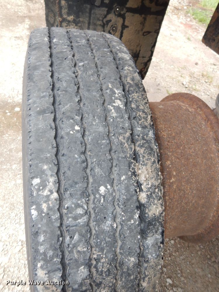 image for item DN1730 1970 GMC Astro 95  grain truck