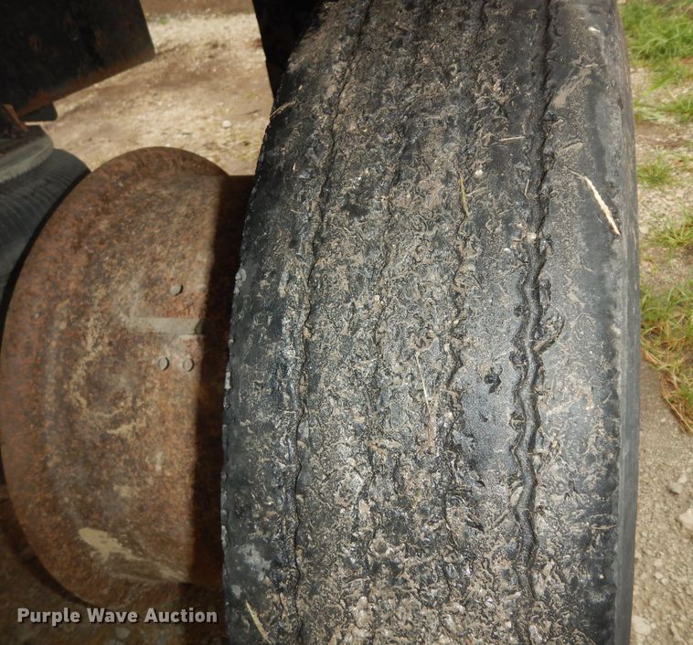 image for item DN1730 1970 GMC Astro 95  grain truck