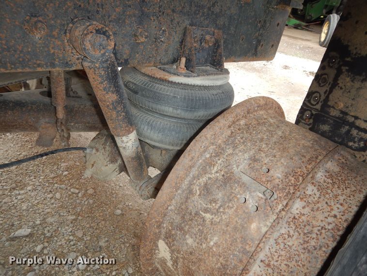 image for item DN1730 1970 GMC Astro 95  grain truck