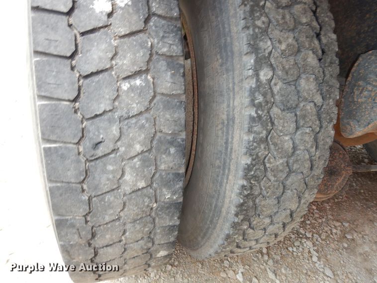 image for item DN1730 1970 GMC Astro 95  grain truck