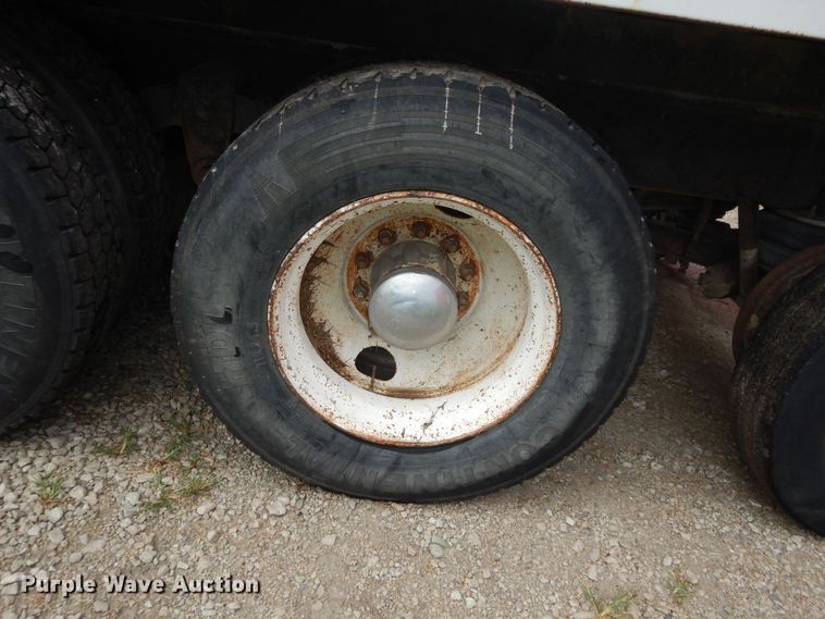 image for item DN1730 1970 GMC Astro 95  grain truck